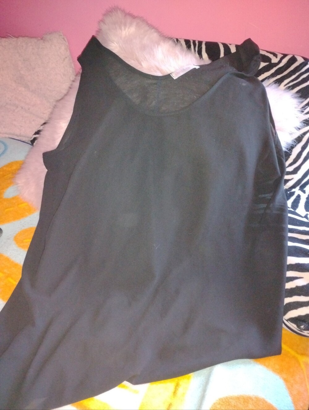 Chris & Carol Black Sleeveless Scoop Neck Tank